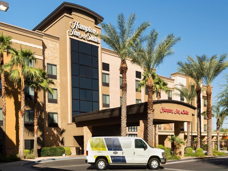 Hampton Inn & Suites Phoenix Glendale-Westgate Exterior photo