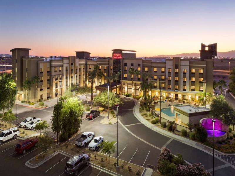 Hampton Inn & Suites Phoenix Glendale-Westgate Exterior photo