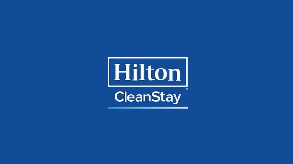 Hampton Inn & Suites Phoenix Glendale-Westgate Exterior photo
