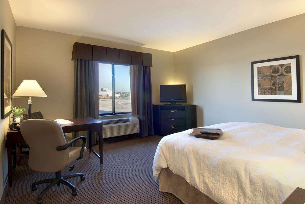 Hampton Inn & Suites Phoenix Glendale-Westgate Room photo